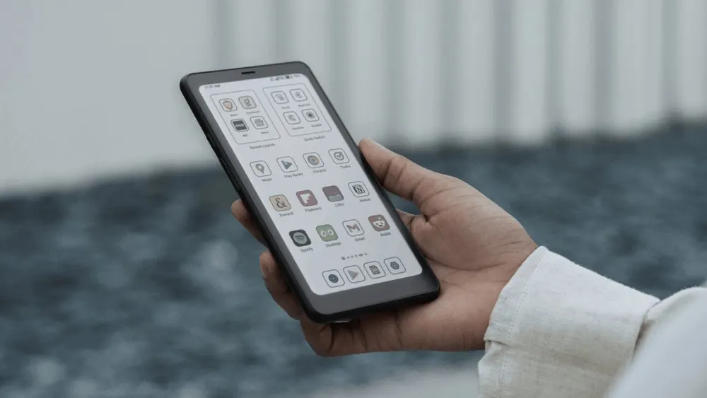 Boox Palma 2 Pro compact handheld E-Ink reading device